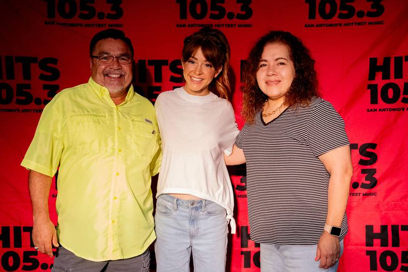 Lindsey Stirling stopped by the HITS 105.3 performance studio for a special private performance for our winners, before her show at the Majestic in San Antonio. She played some songs acoustic, answered a lot of questions, and took photos with all the winners. Great performance, and such a nice person!