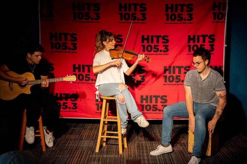 Lindsey Stirling stopped by the HITS 105.3 performance studio for a special private performance for our winners, before her show at the Majestic in San Antonio. She played some songs acoustic, answered a lot of questions, and took photos with all the winners. Great performance, and such a nice person!