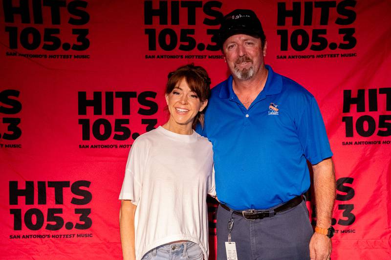 Lindsey Stirling stopped by the HITS 105.3 performance studio for a special private performance for our winners, before her show at the Majestic in San Antonio. She played some songs acoustic, answered a lot of questions, and took photos with all the winners. Great performance, and such a nice person!