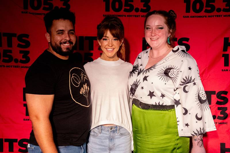 Lindsey Stirling stopped by the HITS 105.3 performance studio for a special private performance for our winners, before her show at the Majestic in San Antonio. She played some songs acoustic, answered a lot of questions, and took photos with all the winners. Great performance, and such a nice person!