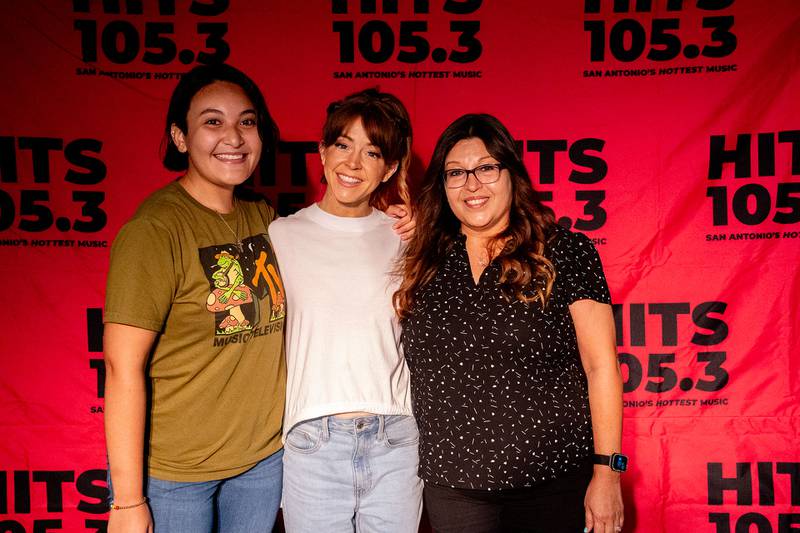 Lindsey Stirling stopped by the HITS 105.3 performance studio for a special private performance for our winners, before her show at the Majestic in San Antonio. She played some songs acoustic, answered a lot of questions, and took photos with all the winners. Great performance, and such a nice person!