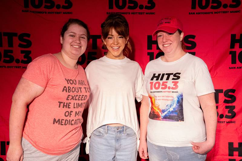 Lindsey Stirling stopped by the HITS 105.3 performance studio for a special private performance for our winners, before her show at the Majestic in San Antonio. She played some songs acoustic, answered a lot of questions, and took photos with all the winners. Great performance, and such a nice person!