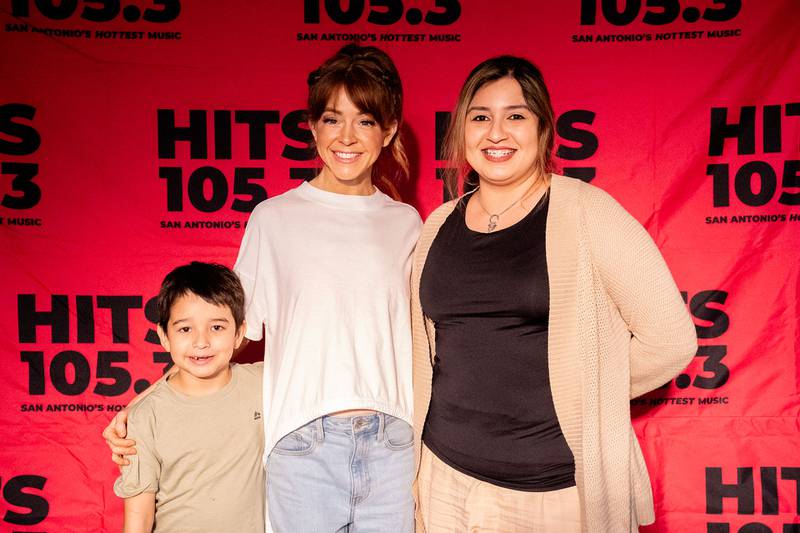 Lindsey Stirling stopped by the HITS 105.3 performance studio for a special private performance for our winners, before her show at the Majestic in San Antonio. She played some songs acoustic, answered a lot of questions, and took photos with all the winners. Great performance, and such a nice person!