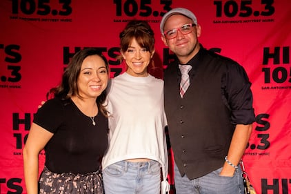 Lindsey Stirling stopped by the HITS 105.3 performance studio for a special private performance for our winners, before her show at the Majestic in San Antonio. She played some songs acoustic, answered a lot of questions, and took photos with all the winners. Great performance, and such a nice person!