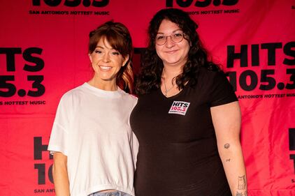 Lindsey Stirling stopped by the HITS 105.3 performance studio for a special private performance for our winners, before her show at the Majestic in San Antonio. She played some songs acoustic, answered a lot of questions, and took photos with all the winners. Great performance, and such a nice person!