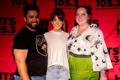 Lindsey Stirling stopped by the HITS 105.3 performance studio for a special private performance for our winners, before her show at the Majestic in San Antonio. She played some songs acoustic, answered a lot of questions, and took photos with all the winners. Great performance, and such a nice person!