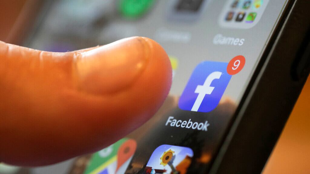 FILE PHOTO: Apple has told its users that they need to update their iOS to fix security issues.